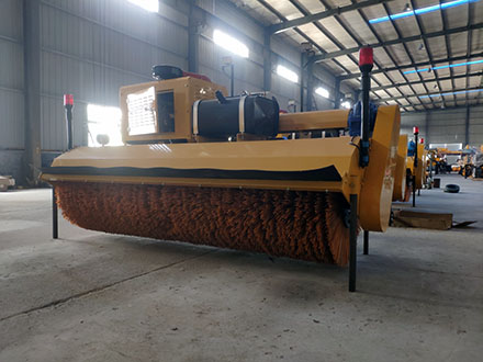 3.2米自帶動(dòng)力掃雪滾刷