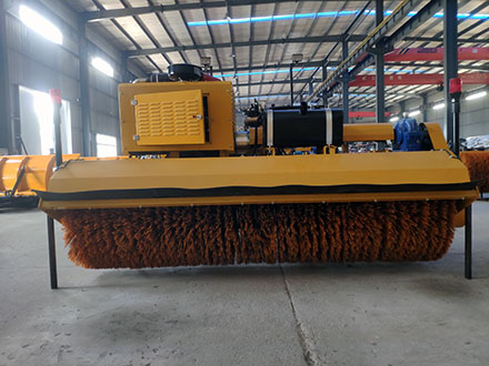 3.2米自帶動(dòng)力掃雪滾刷