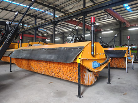 3.5米液壓驅(qū)動掃雪滾刷