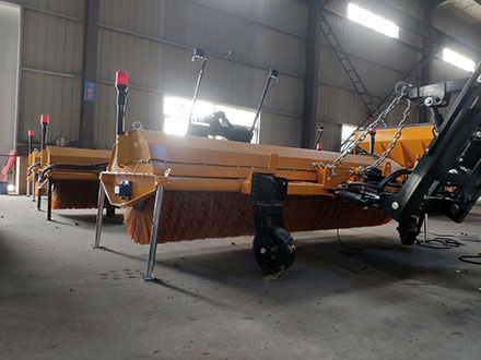 3.5米液壓驅(qū)動掃雪滾刷