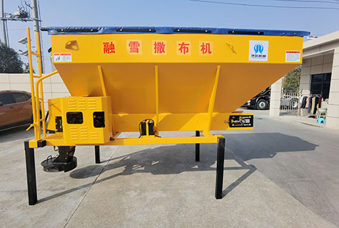 8方刮板鏈條撒布機(jī)