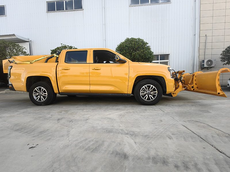 HLW5030TCXJX6型除雪車