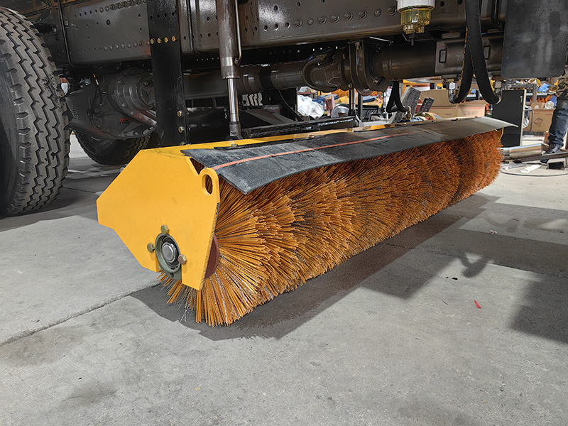 中置除雪滾刷