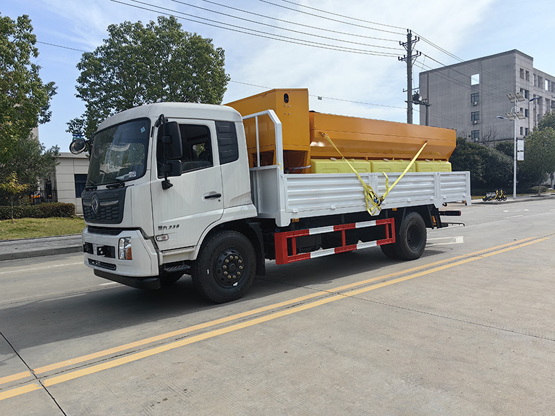 整車帶撒布機(jī)